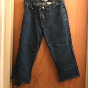 Levi’s capris